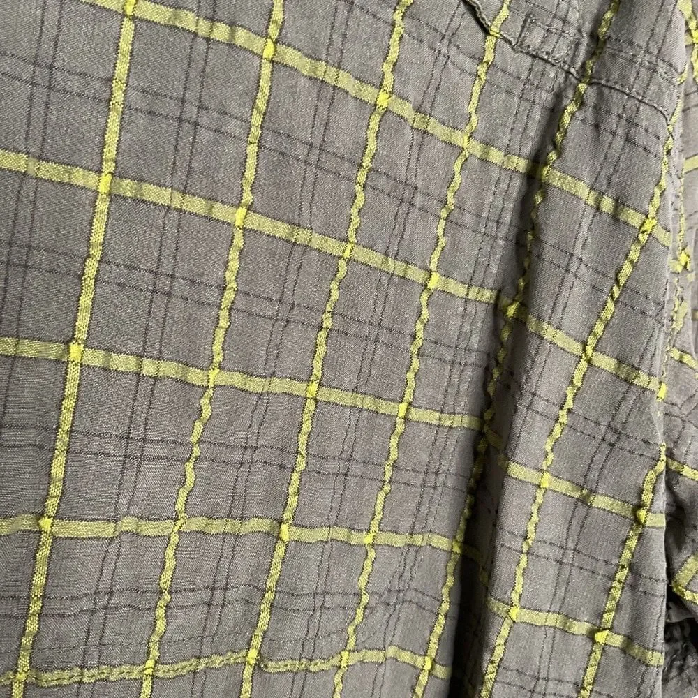 The North Face Men's Green/Yellow Plaid Short Sleeve Button‎ Up Shirt Size L